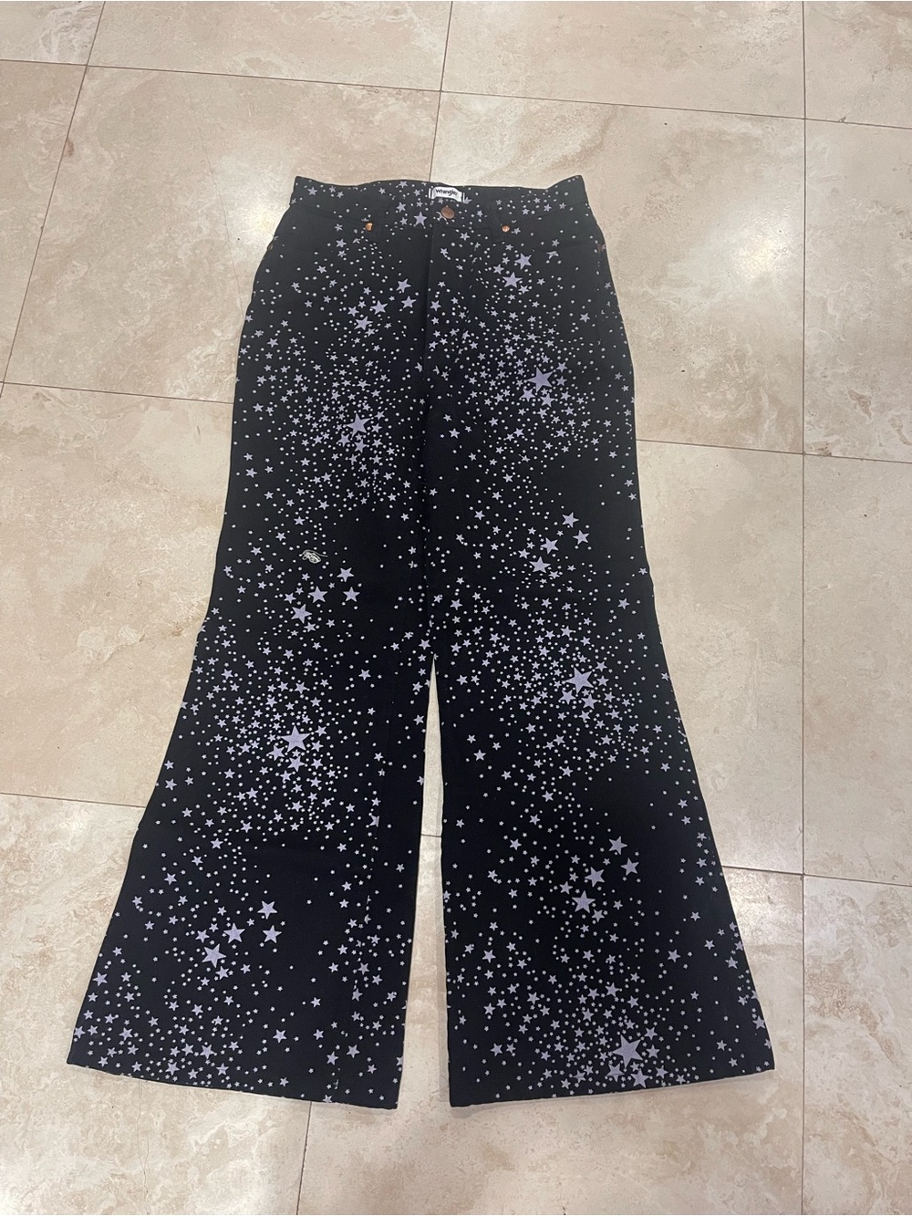Wrangler Womenโs Black Star-Print Flared Pants